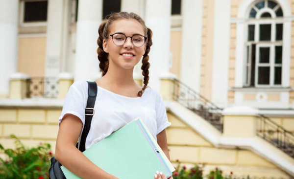 Грантовий конкурс для школярів та студентів: “Зв’язок поколінь: Ідеї для цифрового майбутнього” від організаторів Yesim